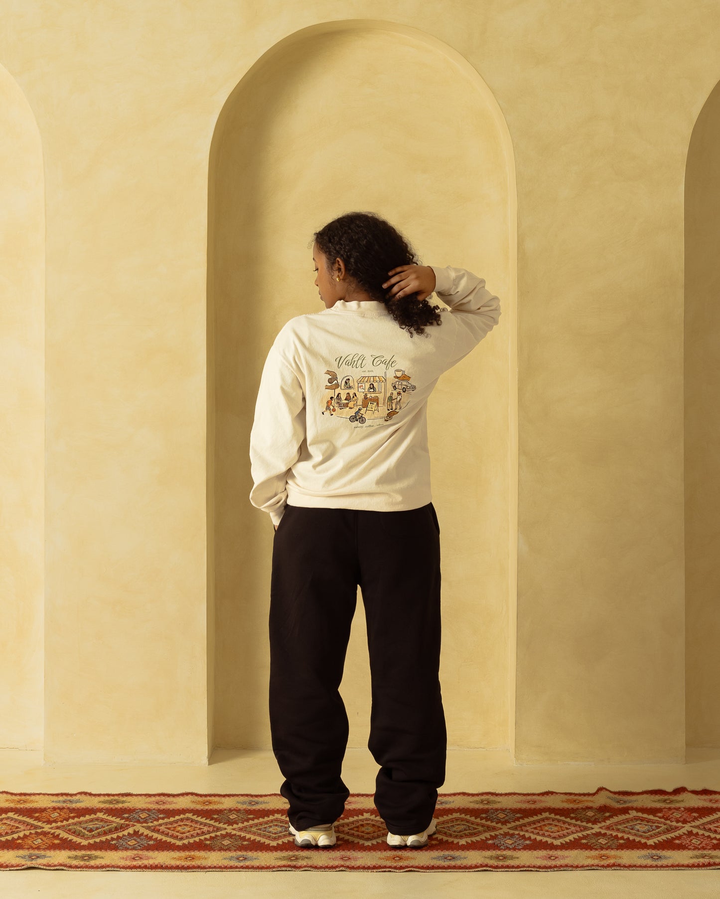 Vahlt Cafe Long Sleeve Tee